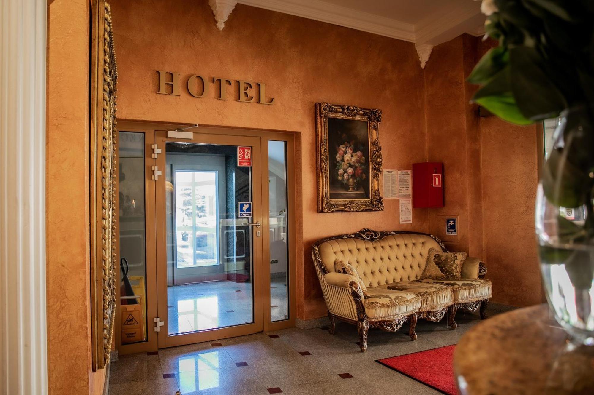 Olawian Hotel โอวาวา ภายนอก รูปภาพ